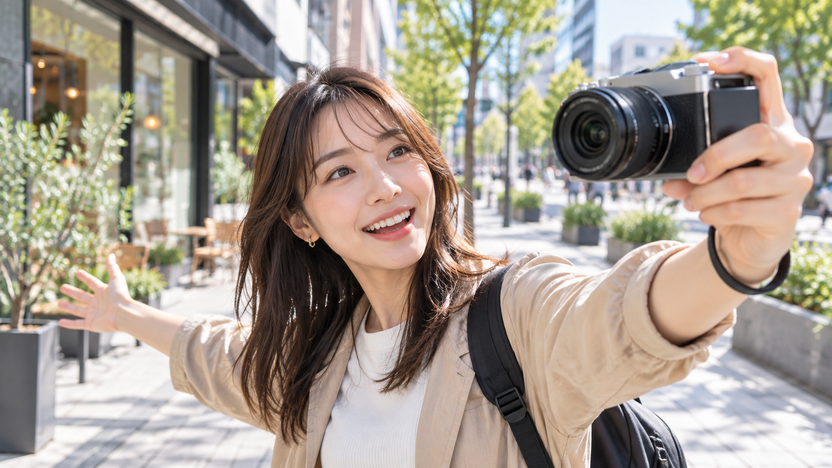 X-M5向け広角レンズで自撮りVlogを撮影するイメージ